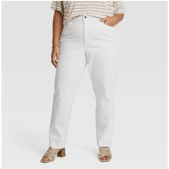 Universal Thread Women's Straight Leg Jeans - White - Picture 1 of 7